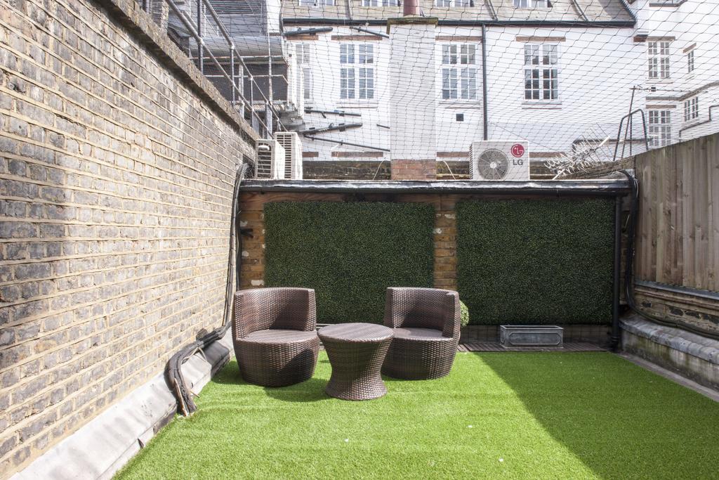 Piccadilly Circus Apartments لندن الغرفة الصورة