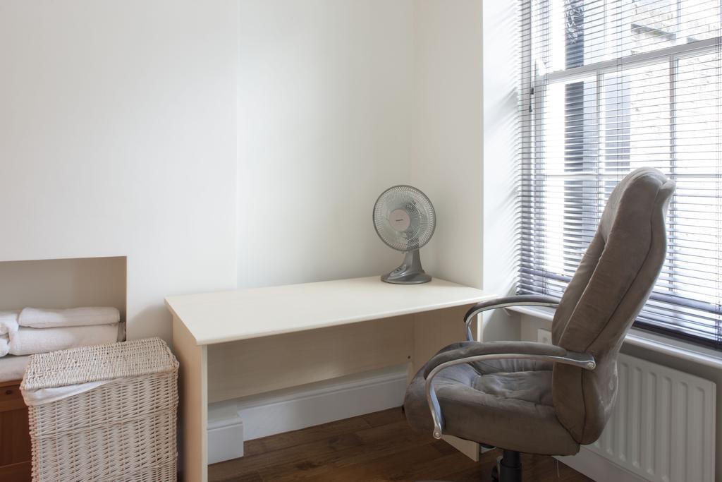 Piccadilly Circus Apartments لندن الغرفة الصورة